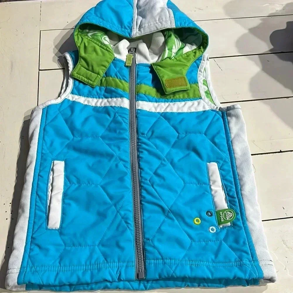 🐊Crocs size 5T vest